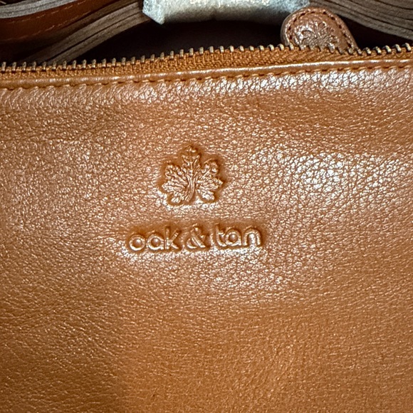 Oak & Tan Brown Leather Crossbody Bag 3 Compartments NWT 6.5”x9.5” - Picture 6 of 8